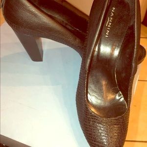NANNINI BLACK LEATHER CLASSY PUMPS W/CHUNK HEEL
